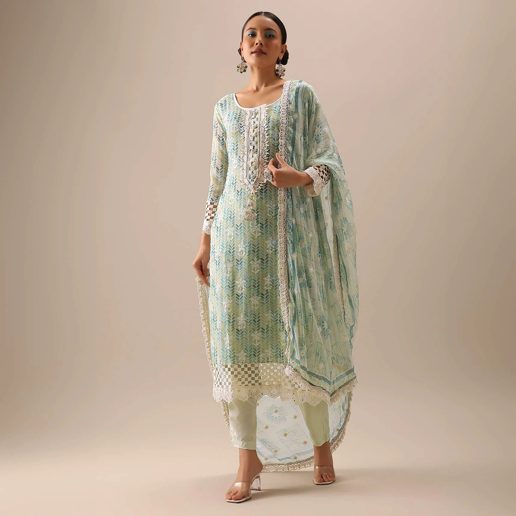 Green Slim Fit Kurta Set with Floral Work