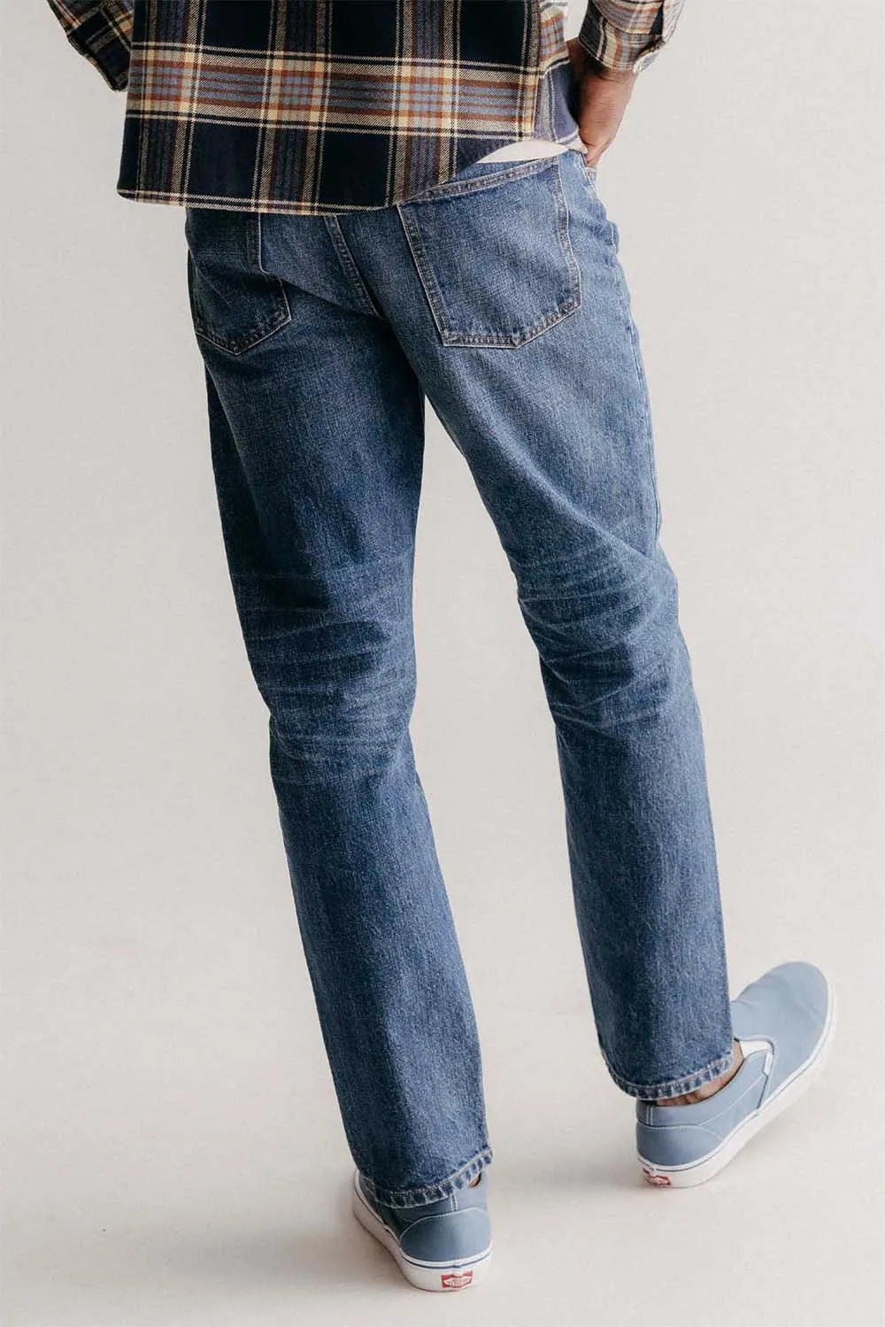 THE DEMOCRATIC JEAN Mid Wash Selvedge